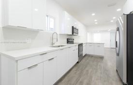 4 dormitorio casa de pueblo 130 m² en Miami, Estados Unidos. $450 000