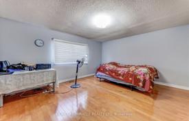 7 dormitorio casa de pueblo en Scarborough, Canadá. C$1 308 000