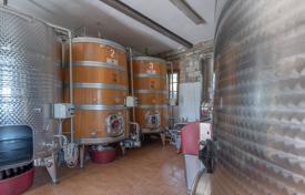 9 dormitorio finca rústica 607 m² en Gaiole In Chianti, Italia. 2 000 000 €