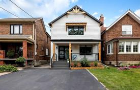 Casa de pueblo – Etobicoke, Toronto, Ontario,  Canadá. C$1 273 000