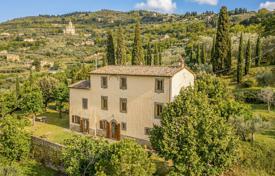10 dormitorio finca rústica 388 m² en Cortona, Italia. Price on request