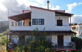 6 dormitorio casa de pueblo 244 m² en Peloponeso, Grecia. 390 000 €