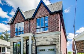Casa de pueblo – East York, Toronto, Ontario,  Canadá. C$2 334 000