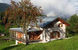 6 dormitorio villa 300 m² en Trento, Italia. Price on request