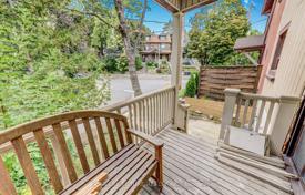 8 dormitorio adosado en Old Toronto, Canadá. C$1 596 000