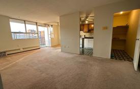 7 dormitorio piso en Scarborough, Canadá. C$693 000