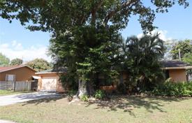 4 dormitorio casa de pueblo 203 m² en Plantation, Estados Unidos. $480 000