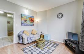 6 dormitorio adosado en North York, Canadá. C$1 202 000