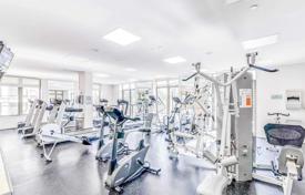 4 dormitorio piso en North York, Canadá. C$776 000