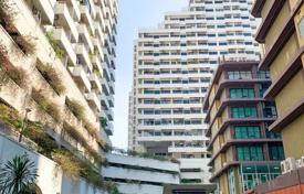 2-dormitorio apartamentos en condominio en Khlong Toei, Tailandia. $231 000