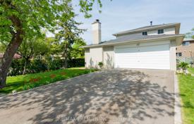 8 dormitorio casa de pueblo en Etobicoke, Canadá. C$1 829 000