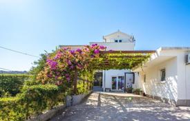 4 dormitorio casa de pueblo 216 m² en Slatine, Croacia. 499 000 €