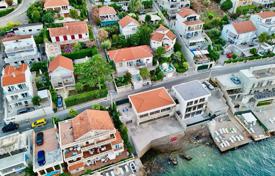 2 dormitorio chalet 120 m² en Tivat city, Montenegro. 385 000 €