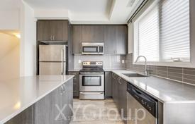 7 dormitorio adosado en North York, Canadá. C$1 376 000