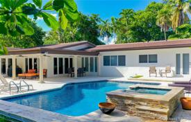 Villa – Coral Gables, Florida, Estados Unidos. $1 100 000