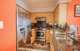 7 dormitorio piso en North York, Canadá. C$1 176 000