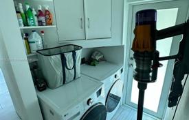 3 dormitorio casa de pueblo 178 m² en Miami, Estados Unidos. $1 850 000