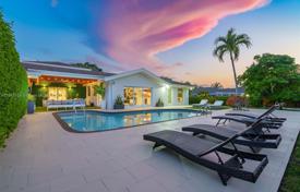 4 dormitorio casa de pueblo 413 m² en Miami, Estados Unidos. $2 225 000