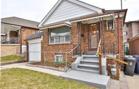 6 dormitorio casa de pueblo en York, Canadá. C$1 074 000