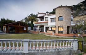 4 dormitorio villa 320 m² en Lloret de Mar, España. 499 000 €