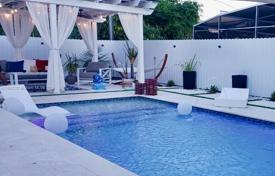 Casa de pueblo – North Miami Beach, Florida, Estados Unidos. $800 000