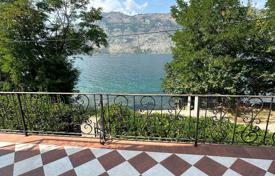 5 dormitorio villa 272 m² en Stoliv, Montenegro. 550 000 €