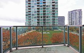 3 dormitorio piso en Lake Shore Boulevard West, Canadá. C$1 085 000