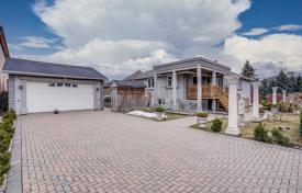 Casa de pueblo – North York, Toronto, Ontario,  Canadá. C$1 875 000