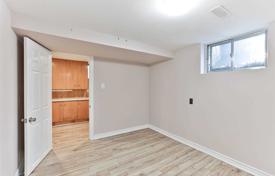 9 dormitorio casa de pueblo en York, Canadá. C$1 552 000