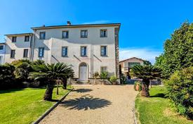 12 dormitorio villa 1500 m² en Toscana, Italia. Price on request