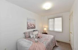 9 dormitorio casa de pueblo en North York, Canadá. C$2 099 000