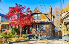 Casa de pueblo – East York, Toronto, Ontario,  Canadá. C$1 452 000