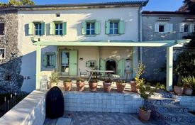 5 dormitorio casa de pueblo 250 m² en Grobnik, Croacia. 425 000 €