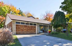 Casa de pueblo – Etobicoke, Toronto, Ontario,  Canadá. C$1 718 000