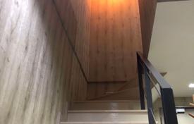 2 dormitorio piso en Phra Khanong, Tailandia. $285 000