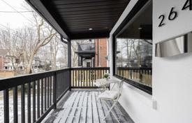 9 dormitorio adosado en Old Toronto, Canadá. C$2 286 000