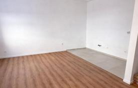 2 dormitorio piso 45 m² en Obrovac, Croacia. 85 000 €