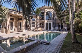 Villa – North Miami Beach, Florida, Estados Unidos. $1 599 000