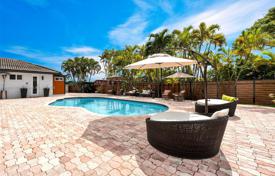 5 dormitorio casa de pueblo 403 m² en Miami, Estados Unidos. $2 200 000