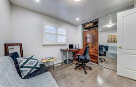 10 dormitorio casa de pueblo en Scarborough, Canadá. C$1 212 000