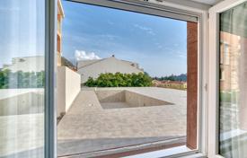 2 dormitorio piso 60 m² en Petrovac, Montenegro. 220 000 €