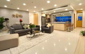 3-dormitorio apartamentos en condominio en Khlong Toei, Tailandia. $4 000  por semana