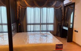 1-dormitorio apartamentos en condominio en Huai Khwang, Tailandia. $142 000