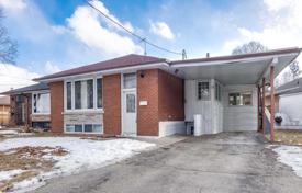 Casa de pueblo – Etobicoke, Toronto, Ontario,  Canadá. C$1 128 000