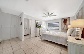 Casa de pueblo – West End, Miami, Florida,  Estados Unidos. $730 000
