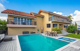 Villa – North Miami Beach, Florida, Estados Unidos. 2 242 000 €