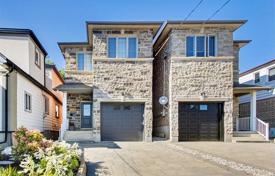 Casa de pueblo – East York, Toronto, Ontario,  Canadá. C$1 491 000