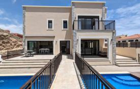 6 dormitorio villa 581 m² en El Médano, España. 1 690 000 €