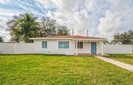 3 dormitorio casa de pueblo 93 m² en Miami, Estados Unidos. $455 000