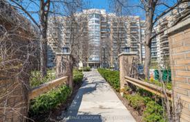 4 dormitorio piso en North York, Canadá. C$696 000